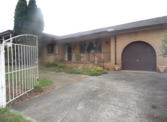 122 Prairie Vale Rd, Bossley Park, NSW 2176