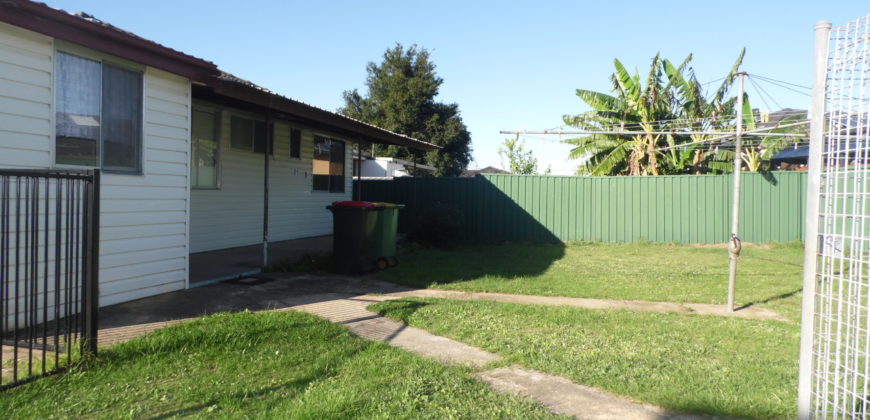 8 Bramley Street Fairfield West NSW 2165